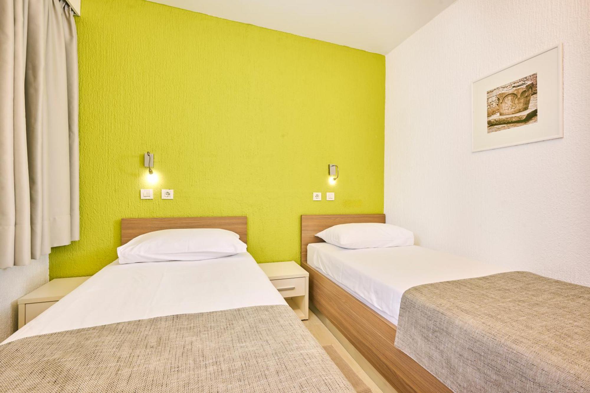 Apartments Galijot Plava Laguna Пореч Екстериор снимка